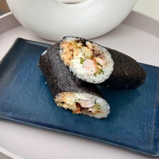 Hand roll з тигровою креветкою