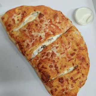 101. Pizza Calzone Extra