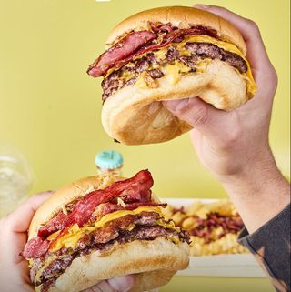  MENU TRIPPLE FAT CHEESY BURGER 