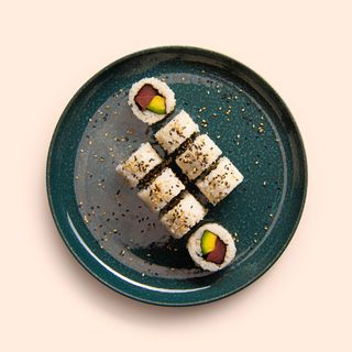 111. Uramaki California de atún (8 uds.)