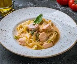 фетучини с лососем