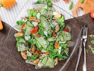 Салат з мідіями та овочами (220g)