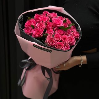 25 троянд Каренза