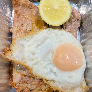 Bitoque de Porco com Ovo