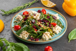 Салат с сыром Рикотта (250 гр.)