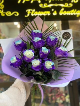 #32. იასამნისფერი ვარდების თაიგული 