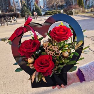 Kutija srce 3 crvene ruže