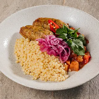 Курячий кебаб з тушкованими овочами та птітімом (300/140г)