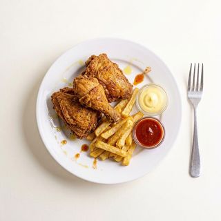 Pollo Broaster Con Patatas
