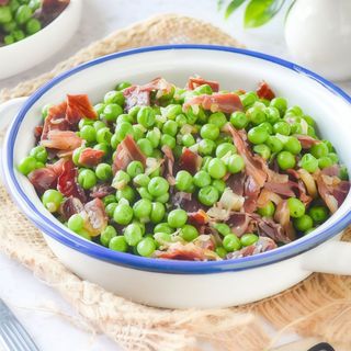 Guisantes salteados con jamón