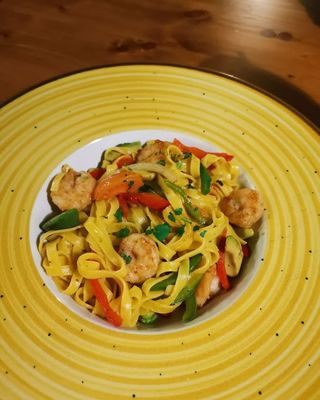 Paste cu creveti si avocado 