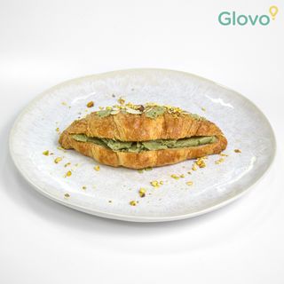 Кроасан с крем от шамфъстък