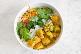 Жовтий каррі з куркою та овочами, 430 г
