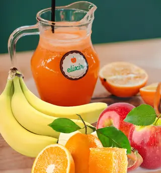Smoothie cu portocala, mar si banana