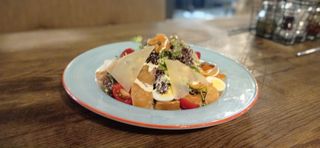 Салат Цезар з Малосольним Лососем (300г)