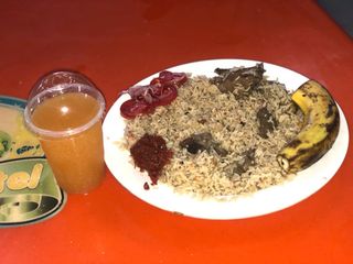 1/2 Pilau + Juice + Pilipili + Ndizi + Kachumbari