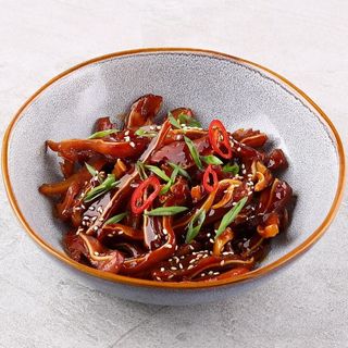 Свинячі вушка і соусі теріякі