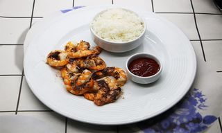 Shrimps fried in Berberries Sauce