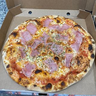 Pizza De Jamón (33 Cm.)
