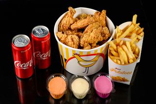 Meniu aripioare de pui picante la galeata