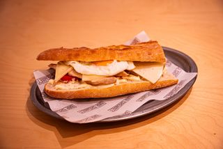 Bocata chivito pechuga
