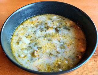 Борщ зелений зі сметаною (250/30г)