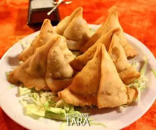 Samosa chaat