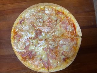 Пицца "Ветчина с ананасом" (33 см.)