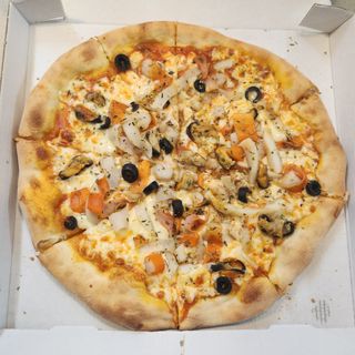Pizza Frutos Del Mar