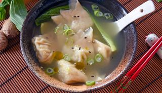 Zuppa di wonton Sichuan style