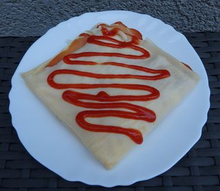 Slana palačinka sa svinjskom pršutom