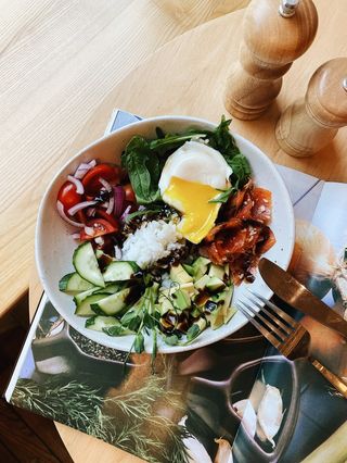 Боул з лососем