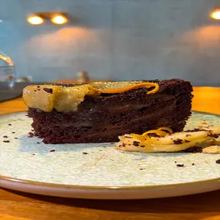 Tarta de peras y chocolate