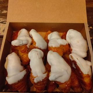 Caja De Mini Corne'S Bañados Con Chocolate Blanco (8 Uds.)