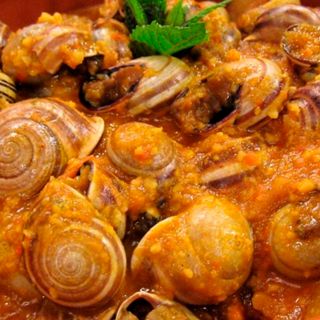 Caracoles en Salsa