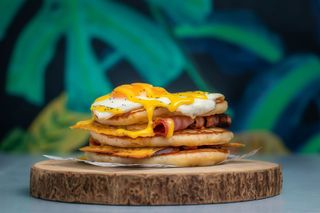 Pancake De Huevo Y Bacon