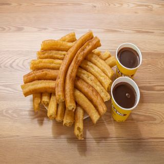 Churros y café o chocolate para 2