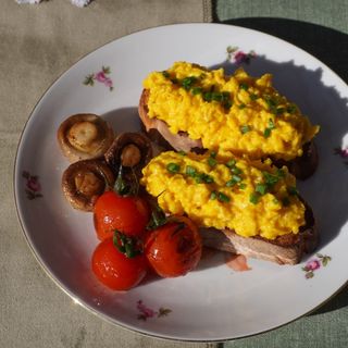 სკრამბლი ბრუშეტაზე