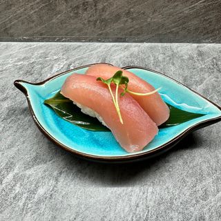 2 Nighiri tuna