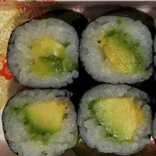 Avocado Maki ( Hosomaki )