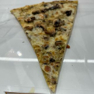 Trozo de Pizza de Funchi Con Pesto Halal