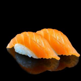 127. NIGIRI SALMONE 