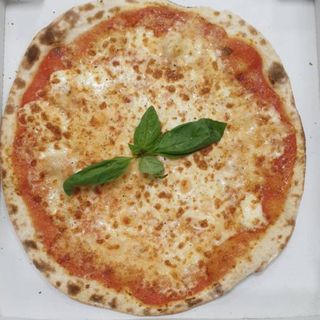 Pizza margherita