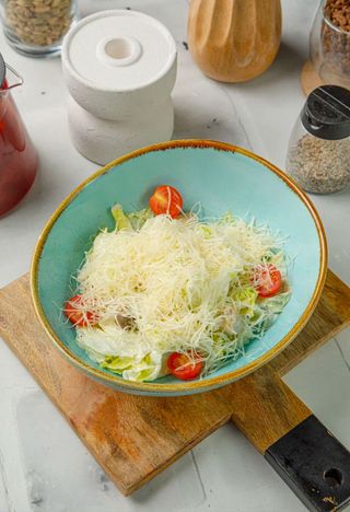 Тёплый салат с курицей и овощами (350г)