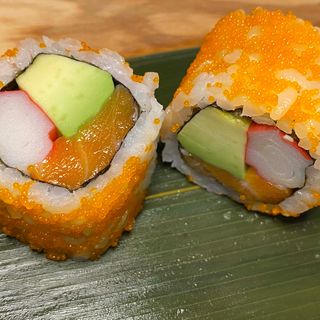 California Roll De Salmón Surimi Tobiko (8 Pza.) 