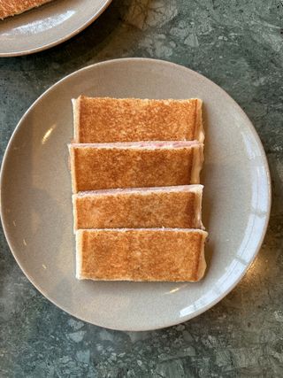 Bikini De Sobrasada Y Queso Compté