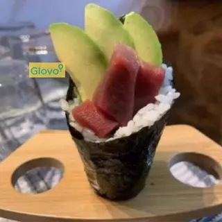 32. Temaki Atún