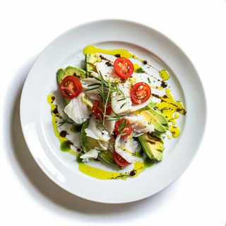 Ensalada De Bacalao Con Aguacate Y Tartar De Tomate