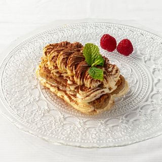 Leche frita flambeada