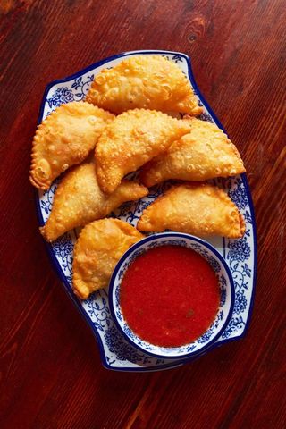 Мини-чебуреки с курицей